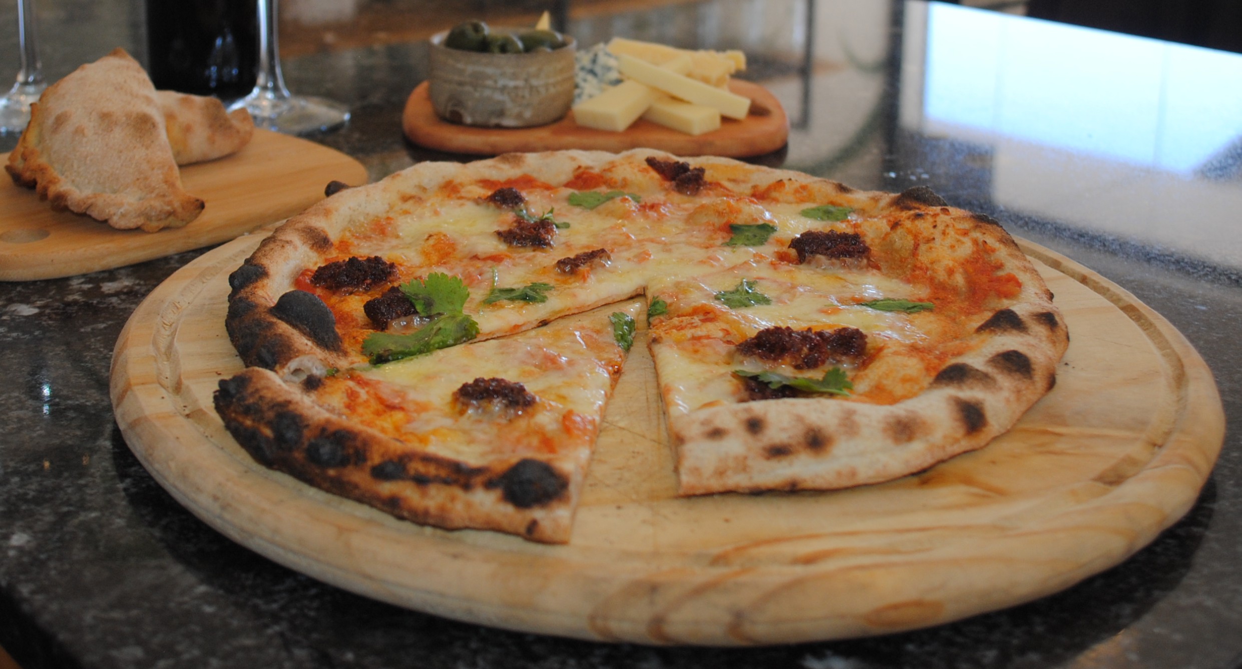 Pizza con harina saludable y Vino.